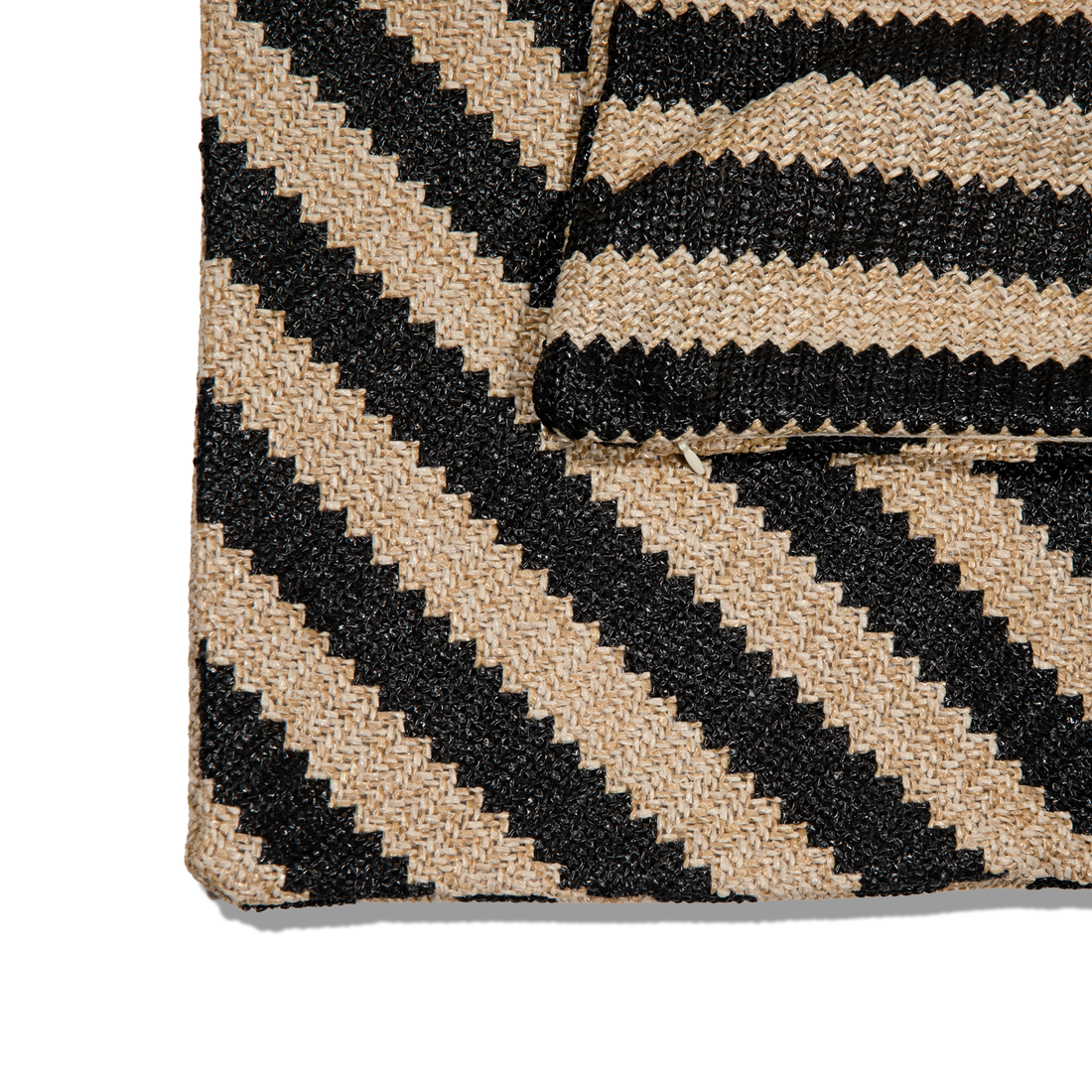 Funda de cojín de rafia con líneas beige y negras de 45 x 45-cm