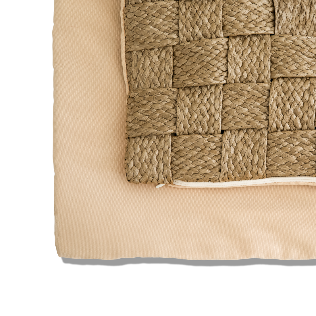 Funda de cojín premium de rafia y polipropileno beige con tejido de cuadros entrelazados de 45 x 45 cm