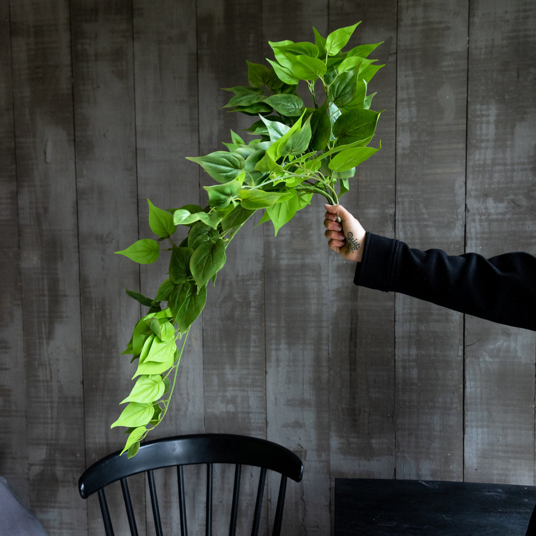 Enredadera artificial colgante con 166 hojas verdes de 75 cm