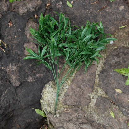 Hierba artificial hoja puntiaguda verde, rama decorativa de 40 cm con protección UV