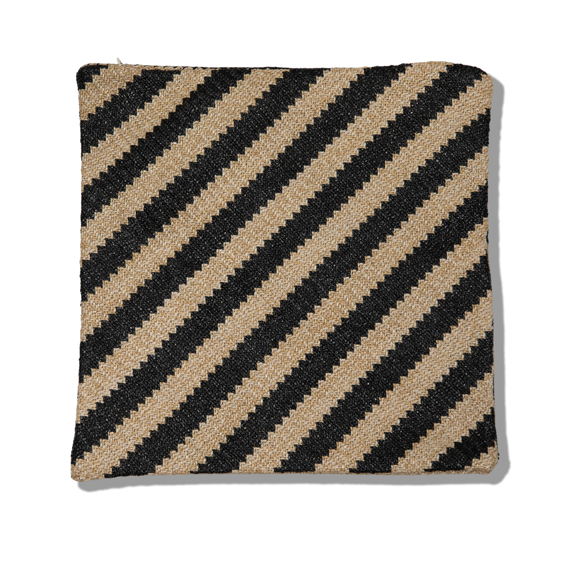 Funda de cojín de rafia con líneas beige y negras de 45 x 45-cm